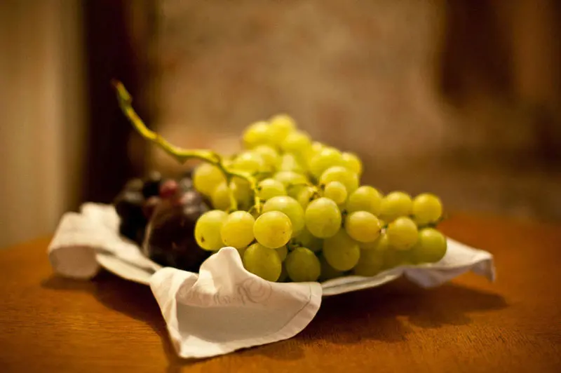 uvas en un tazón - el arte es una cuestíon de gusto