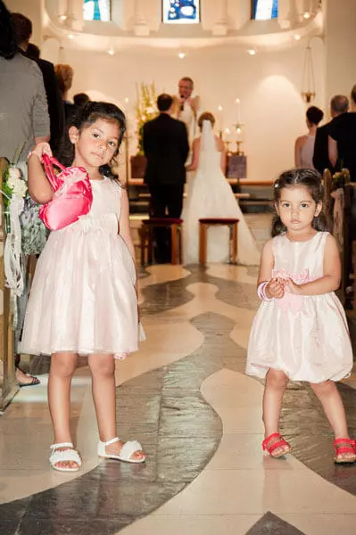 invitados a la boda en la iglesia