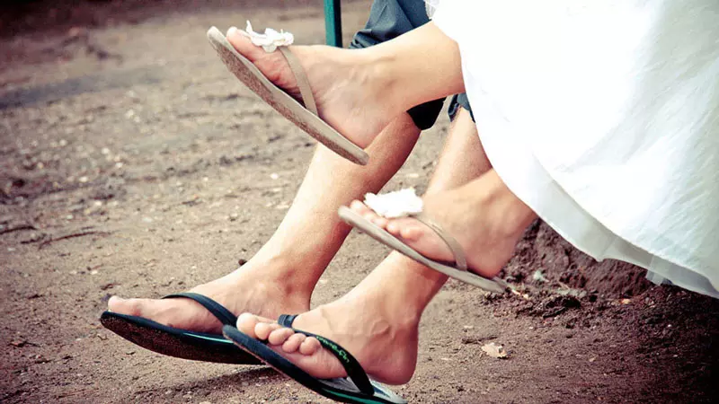 listo para la luna de miel, fotografía en la playa de Valencia