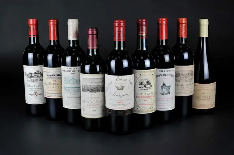 Set de botellas de vino tinto muy caro