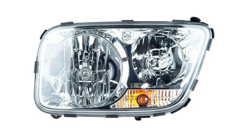 Fotografía profesional de productos en Madrid, por ejemplo a un faro principal de un vehiculo