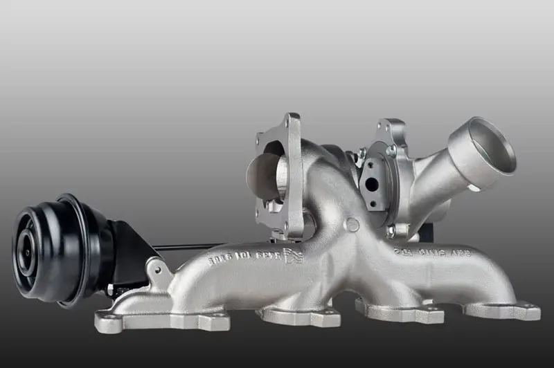 Accesorios de afinación como el turbocompressor bien hecho con Photoshop antes de aparecer en el catálogo de la empresa.